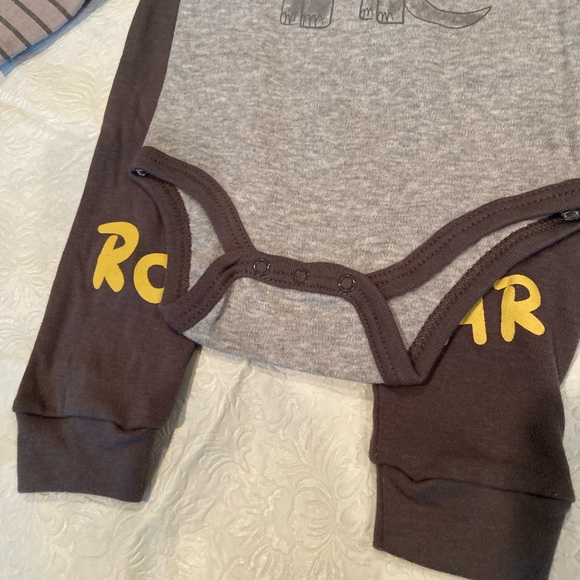 Boys Brown & Tan 2 piece,long sleeve onesie with matching pants, sz 6-9 months - Picture 4 of 7